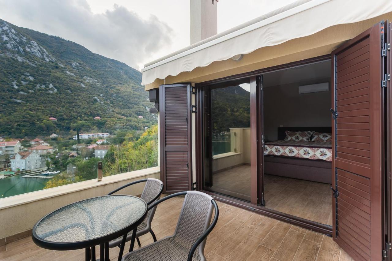 Keystone Apartments Morinj Bagian luar foto