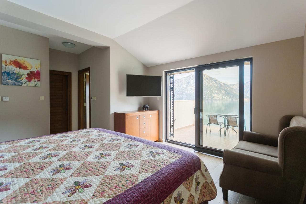 Keystone Apartments Morinj Bagian luar foto