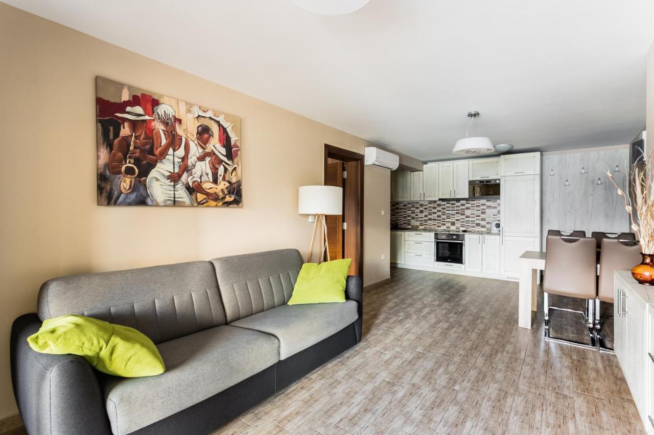 Keystone Apartments Morinj Bagian luar foto