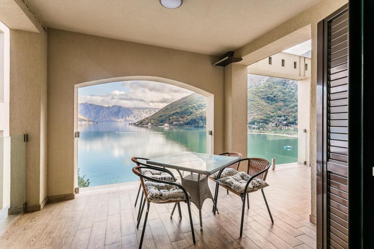 Keystone Apartments Morinj Bagian luar foto