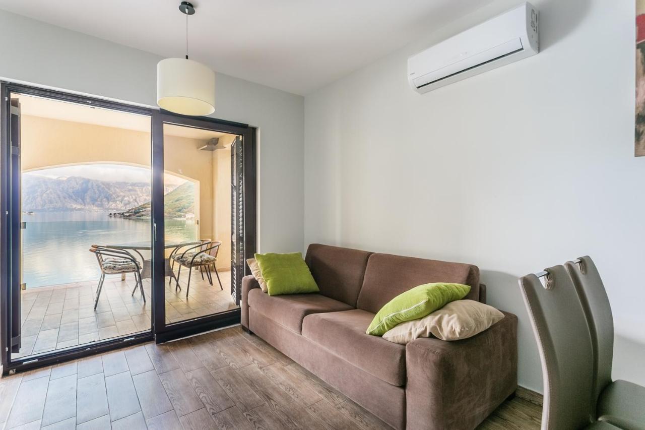 Keystone Apartments Morinj Bagian luar foto