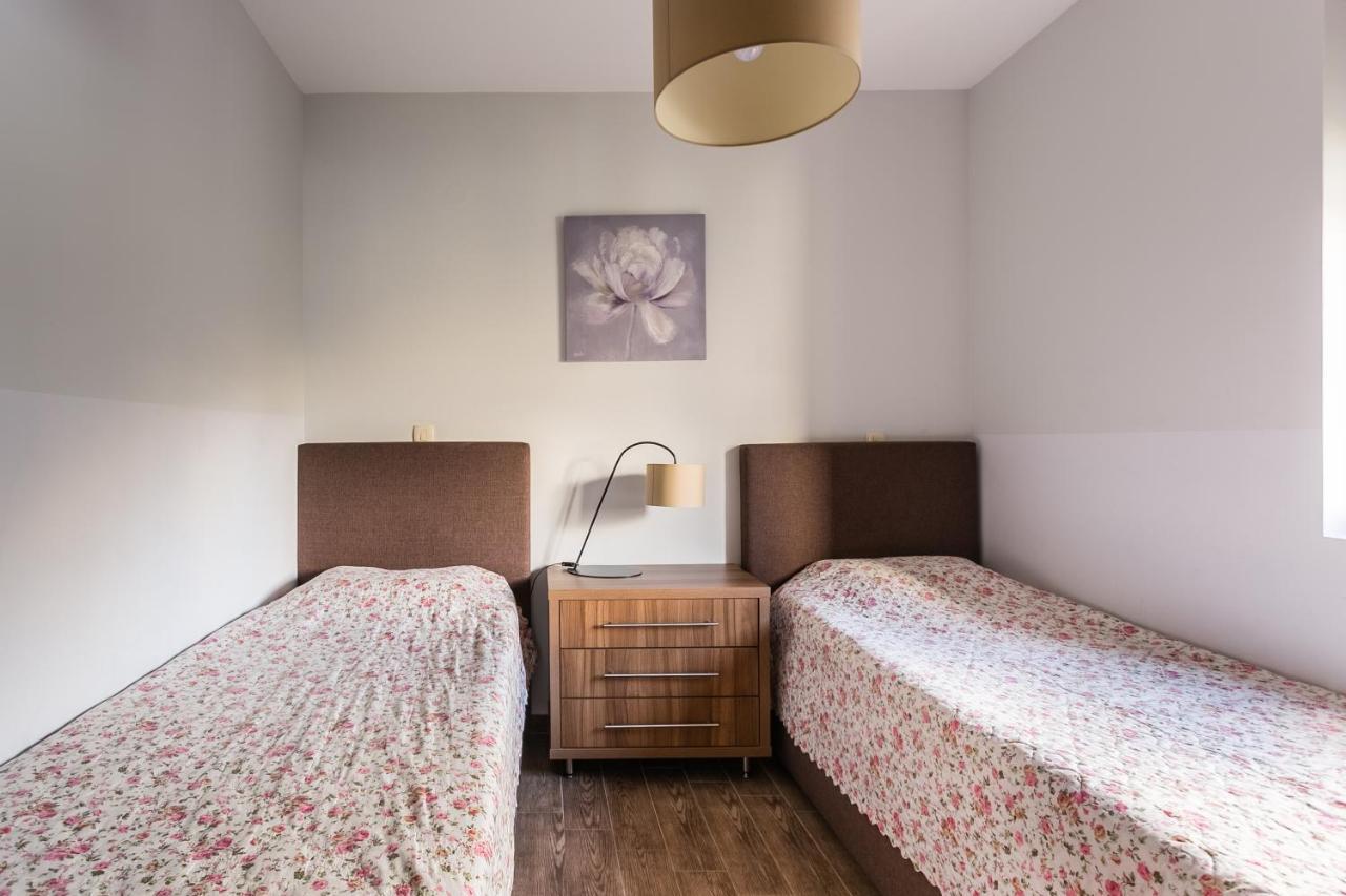 Keystone Apartments Morinj Bagian luar foto