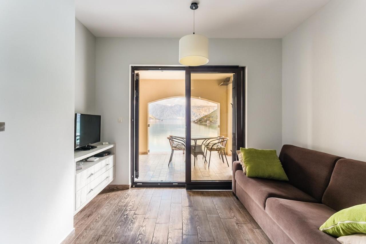 Keystone Apartments Morinj Bagian luar foto